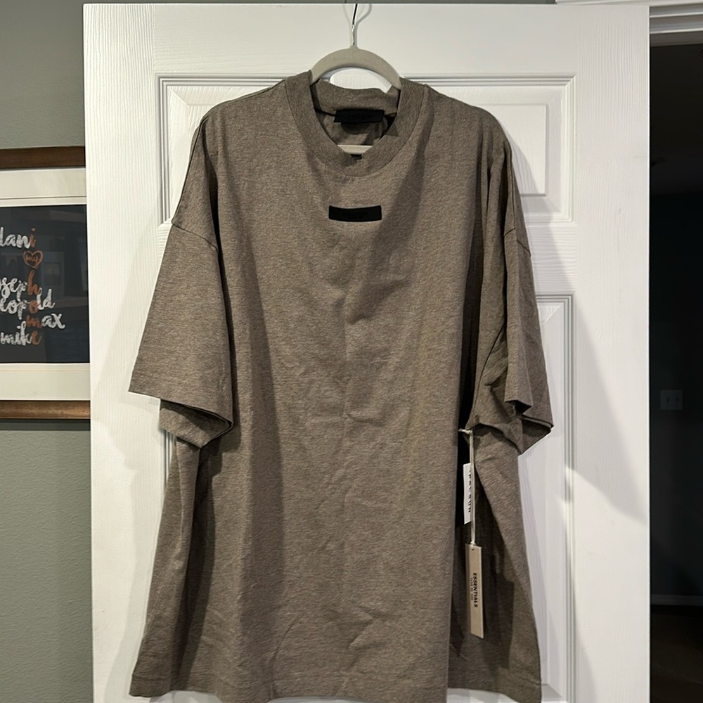 Brand new with tags Essentials Fear Of God XL tshirt style 0052 oversized